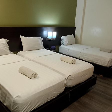 Makati Boutique Hotel Near Naia Airport Terminal 3 Edsa Pasay Cbd Makati City Екстериор снимка