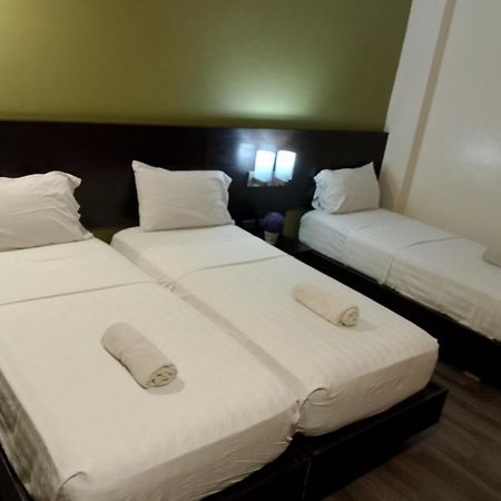 Makati Boutique Hotel Near Naia Airport Terminal 3 Edsa Pasay Cbd Makati City Екстериор снимка