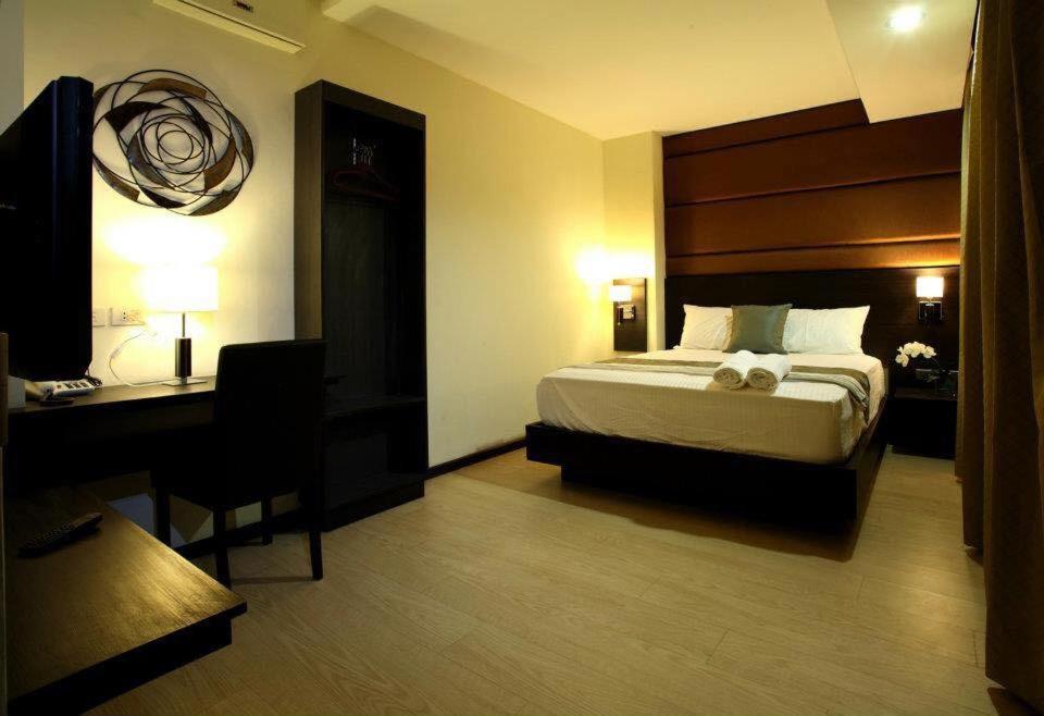 Makati Boutique Hotel Near Naia Airport Terminal 3 Edsa Pasay Cbd Makati City Екстериор снимка