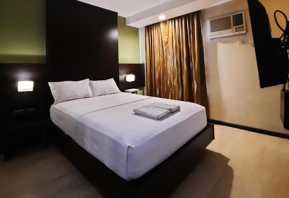 Makati Boutique Hotel Near Naia Airport Terminal 3 Edsa Pasay Cbd Makati City Екстериор снимка