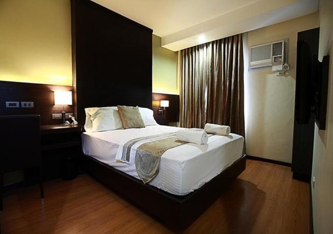 Makati Boutique Hotel Near Naia Airport Terminal 3 Edsa Pasay Cbd Makati City Екстериор снимка
