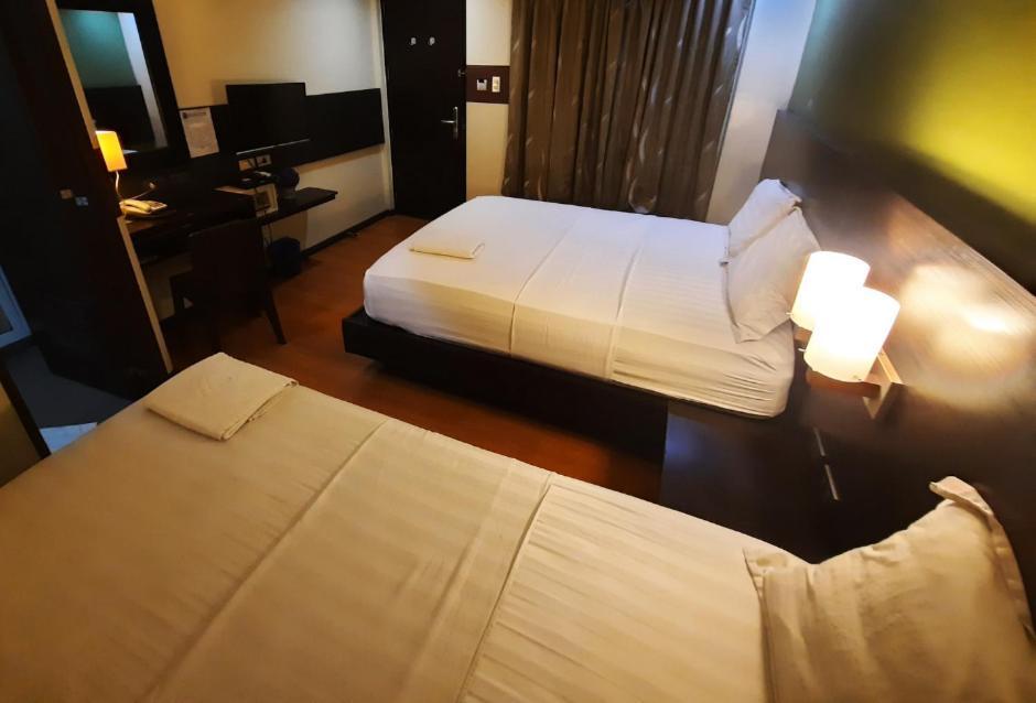 Makati Boutique Hotel Near Naia Airport Terminal 3 Edsa Pasay Cbd Makati City Екстериор снимка