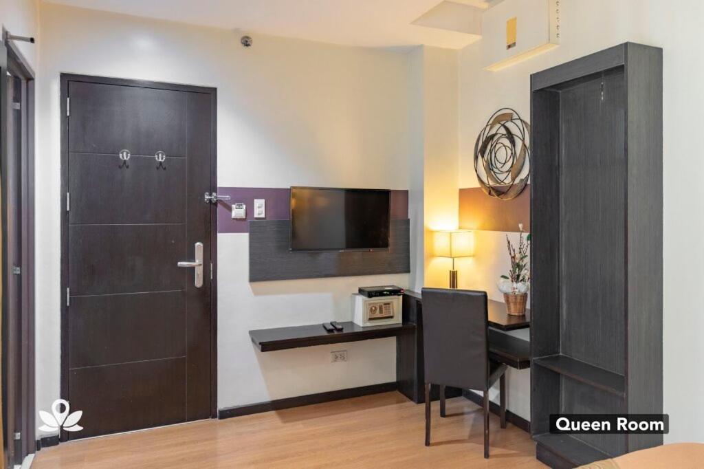 Makati Boutique Hotel Near Naia Airport Terminal 3 Edsa Pasay Cbd Makati City Екстериор снимка
