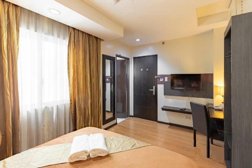 Makati Boutique Hotel Near Naia Airport Terminal 3 Edsa Pasay Cbd Makati City Екстериор снимка