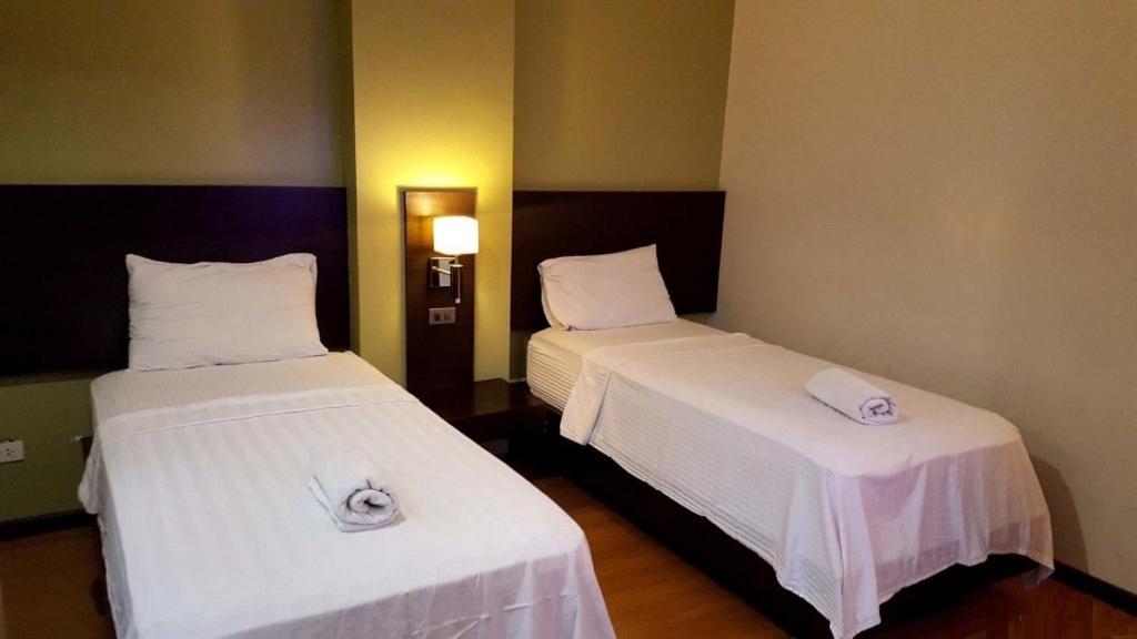 Makati Boutique Hotel Near Naia Airport Terminal 3 Edsa Pasay Cbd Makati City Екстериор снимка